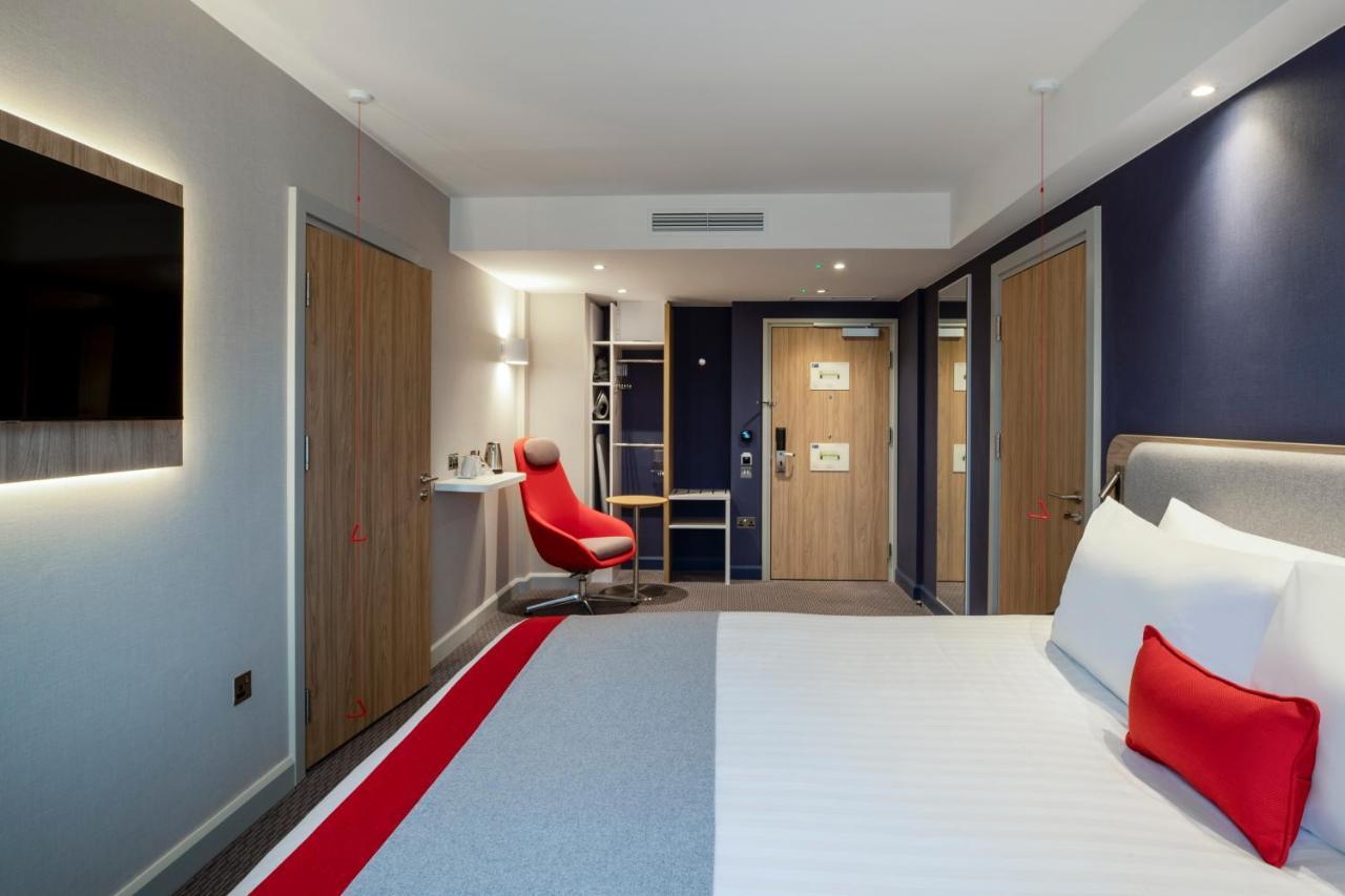 Holiday Inn Express Cambridge West - Cambourne By Ihg Zewnętrze zdjęcie
