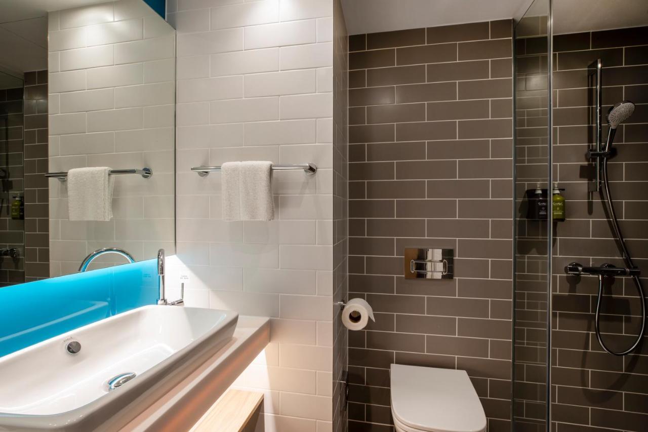 Holiday Inn Express Cambridge West - Cambourne By Ihg Zewnętrze zdjęcie
