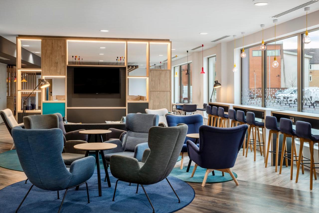 Holiday Inn Express Cambridge West - Cambourne By Ihg Zewnętrze zdjęcie