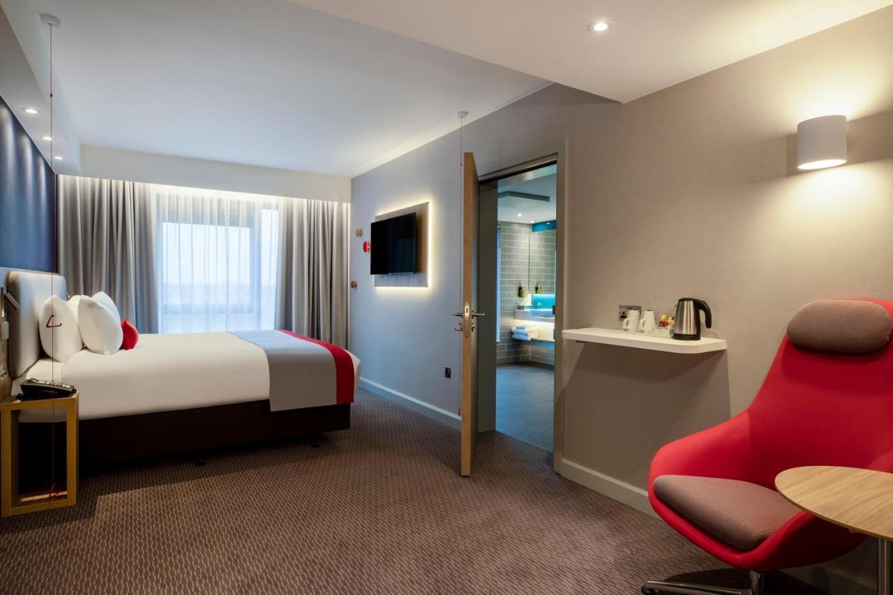 Holiday Inn Express Cambridge West - Cambourne By Ihg Zewnętrze zdjęcie