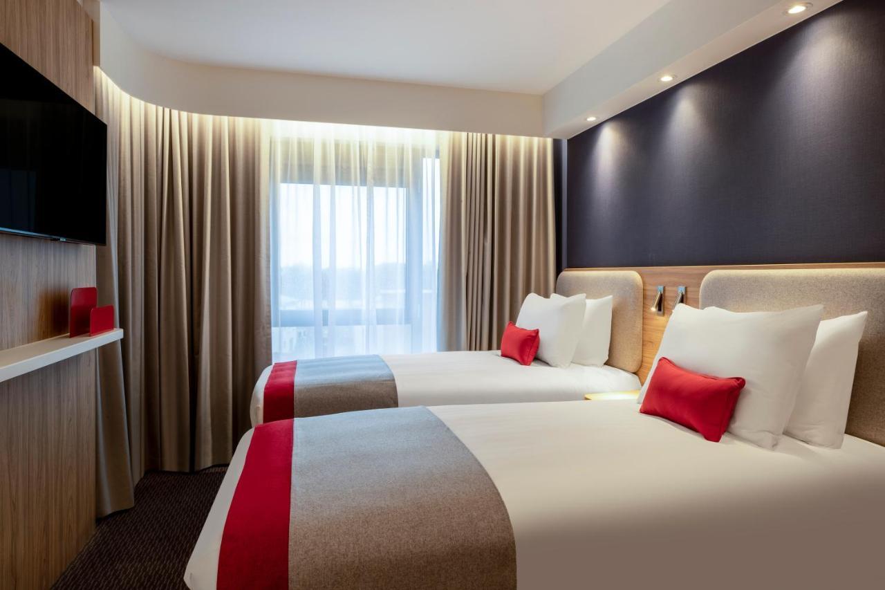 Holiday Inn Express Cambridge West - Cambourne By Ihg Zewnętrze zdjęcie
