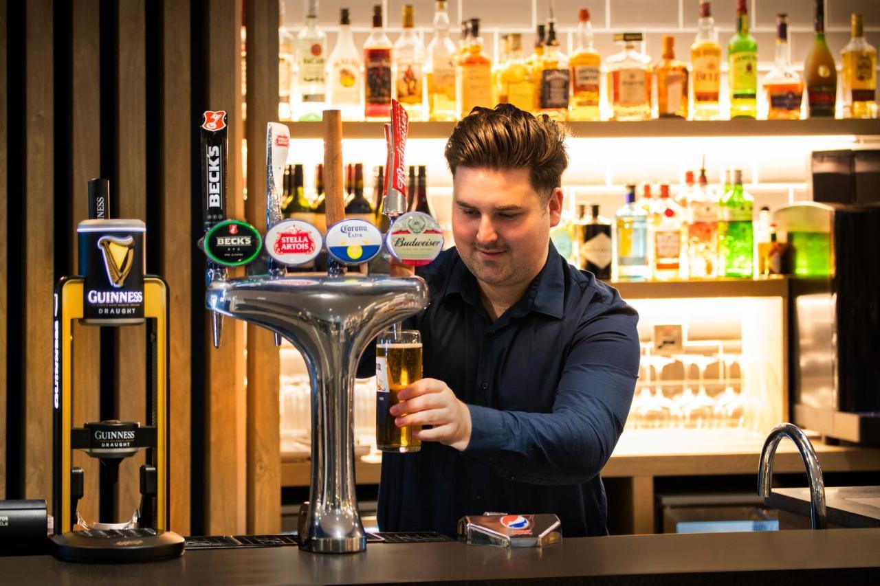 Holiday Inn Express Cambridge West - Cambourne By Ihg Zewnętrze zdjęcie