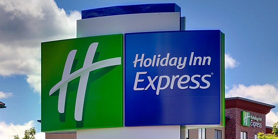 Holiday Inn Express Cambridge West - Cambourne By Ihg Zewnętrze zdjęcie